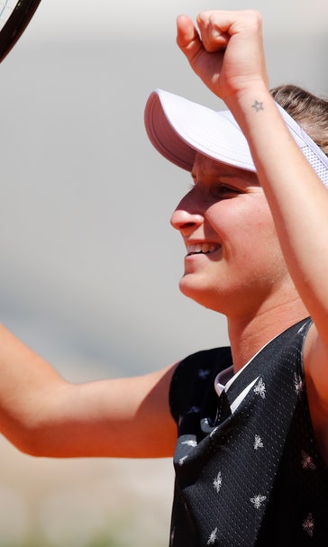 Teen Vondrousova into French quarters without losing a set